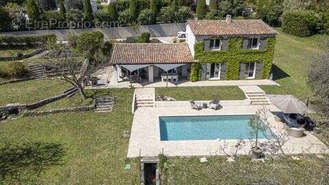 Maison à VALBONNE