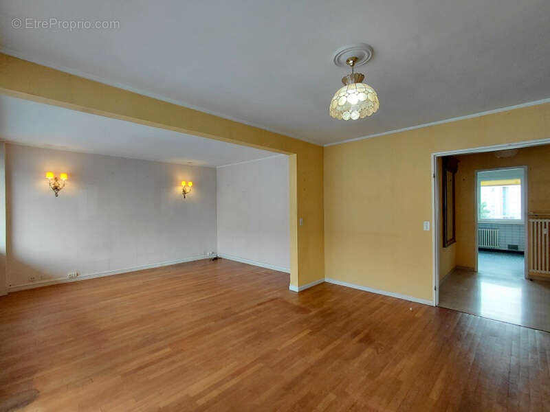 A vendre, Appartement P5 - 100 m2 avec balcon Quartier Sablon - photo 2