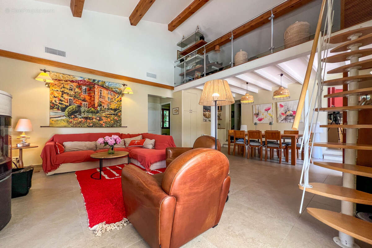 Maison à COLLOBRIERES