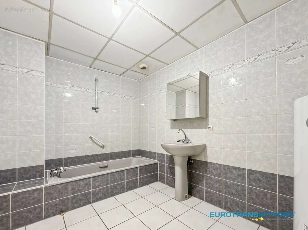 Appartement à NIEDERMODERN