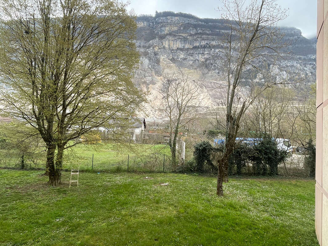 Appartement à ETREMBIERES