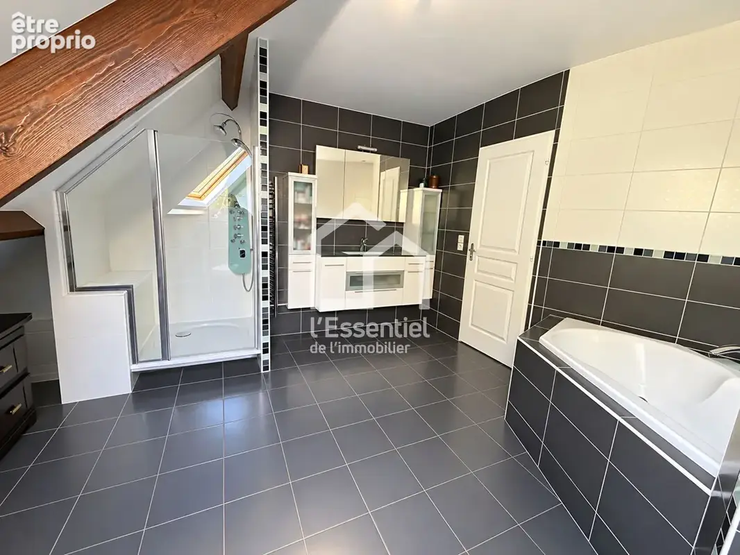 A vendre - maison d'architecte ndividuelle - 158 m² - sous sol total - terrain 977 m² - photo 17