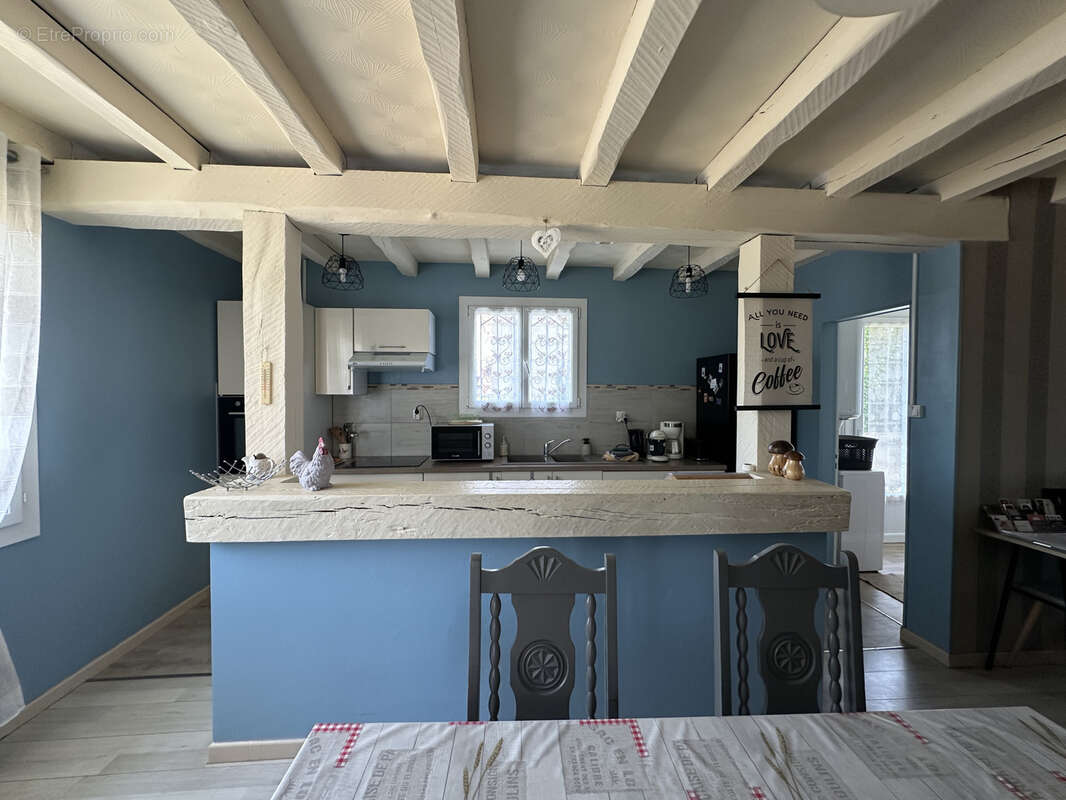 Ensemble immobilier rénové comprenant une maison principale et un gîte avec piscine - photo 18
