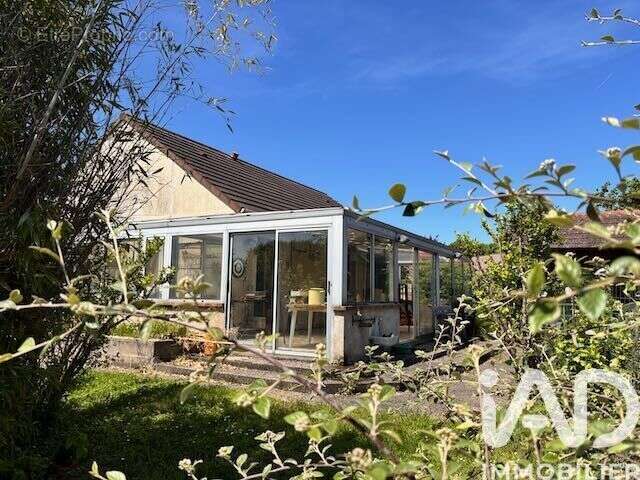 Photo 2 - Maison à BONNELLES