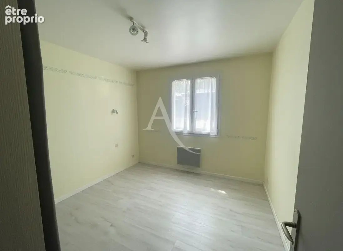 Maison de plain-pied 4 chambres avec jardin, garage et carports ? Bignoux - photo 10
