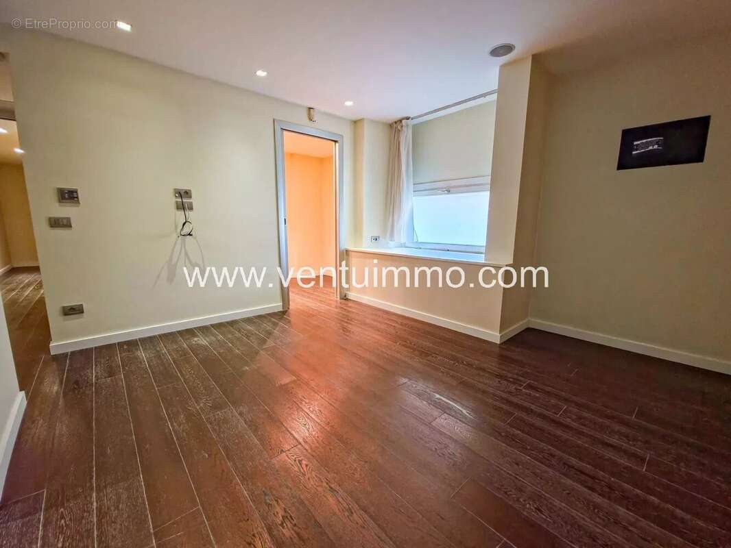 Appartement à ROQUEBRUNE-CAP-MARTIN