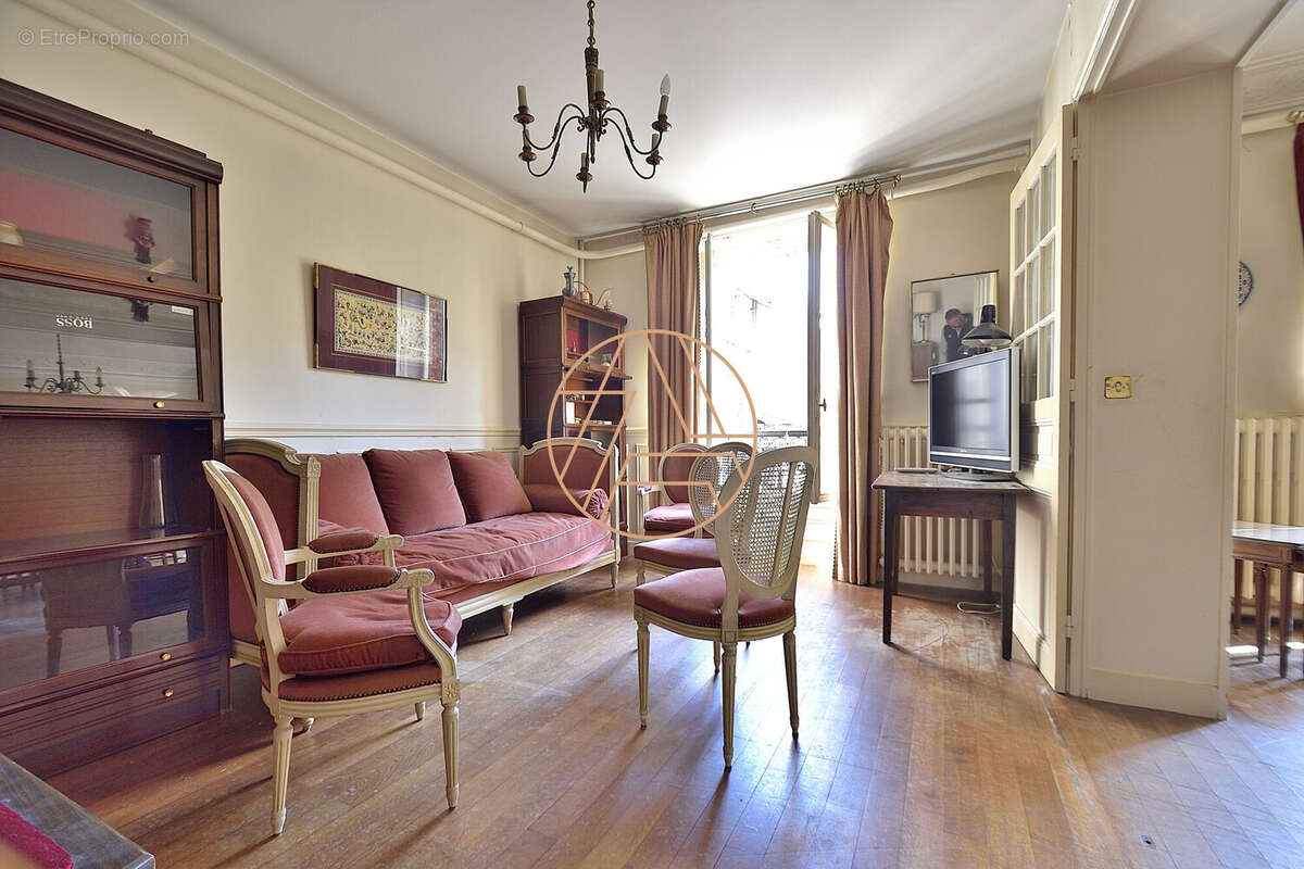 Maison à SAINT-MAUR-DES-FOSSES