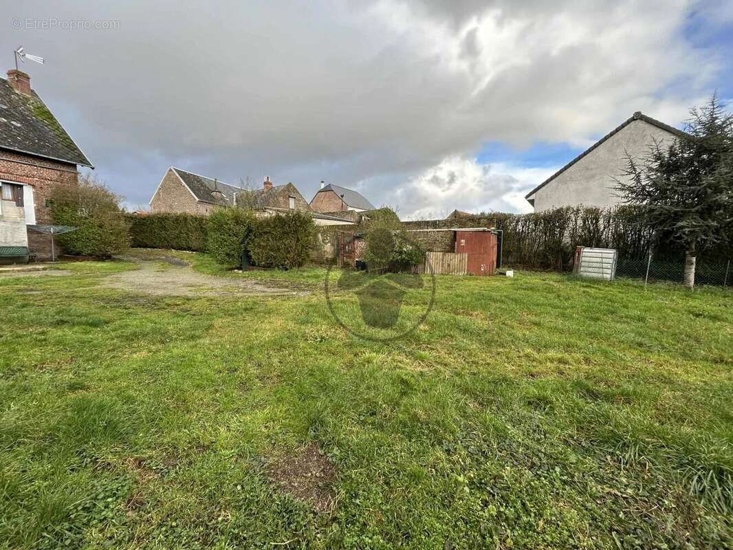 Maison à MONTBREHAIN