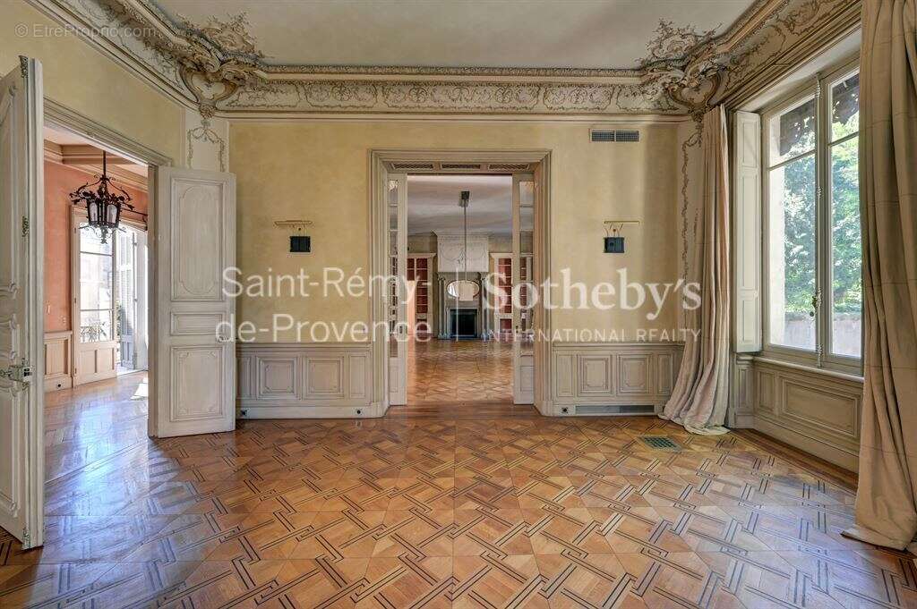Exceptionnel hôtel Particulier du XIXè avec cour intérieure, au coeur du centre historique d'Avignon - photo 11