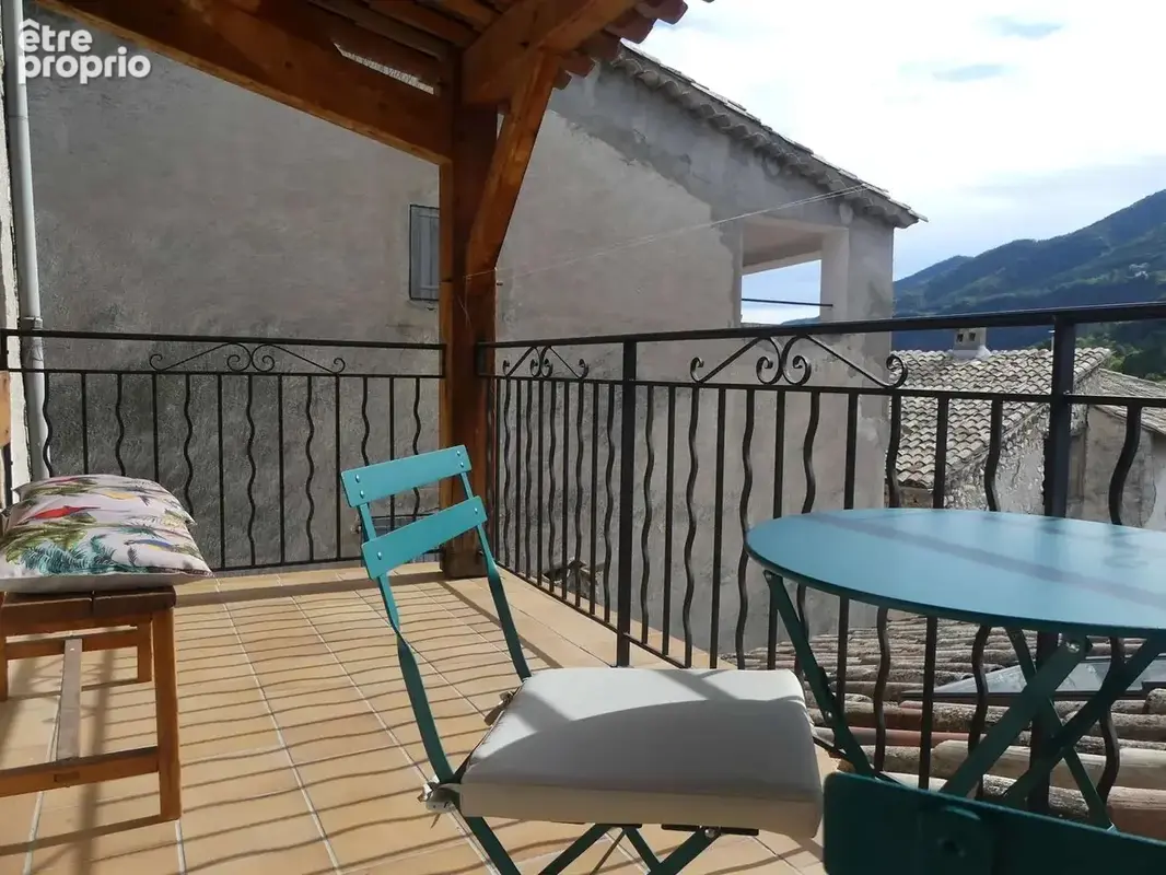 Appartement 3 Pièces 1er -Terrasse et grenier - photo 2