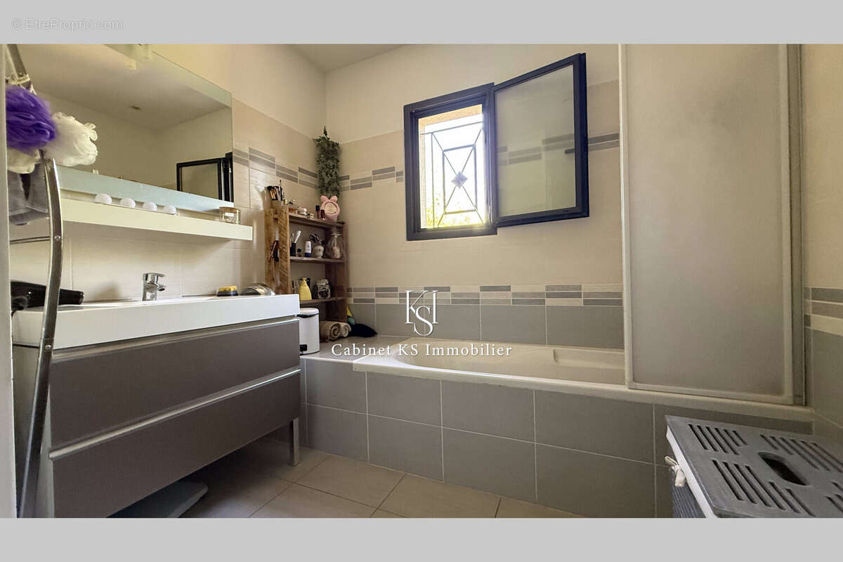 Maison 6 pièces 146 m² à vendre à Saint-Maximin-La-Sainte-Baume (83470) - photo 5