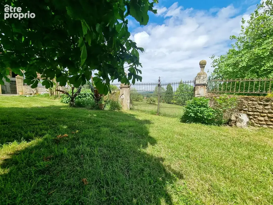 MAISON DE CAMPAGNE RENOVEE, piscine, dépendances, terrain 2 ha - photo 12