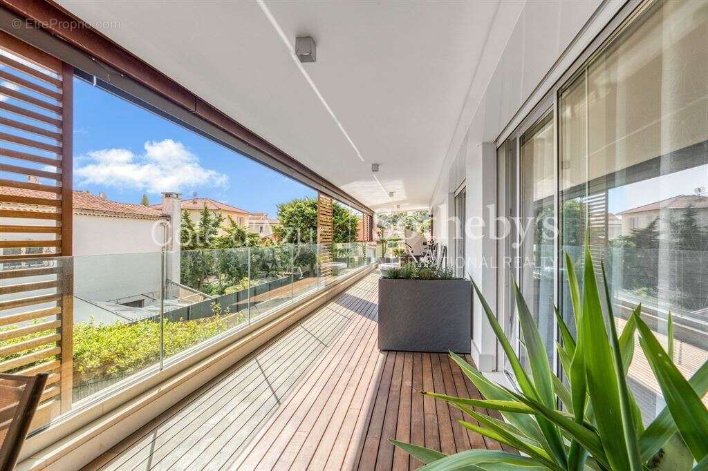 Appartement de luxe 3 pièces à vendre à Saint-Jean-Cap-Ferrat avec vue mer - photo 3