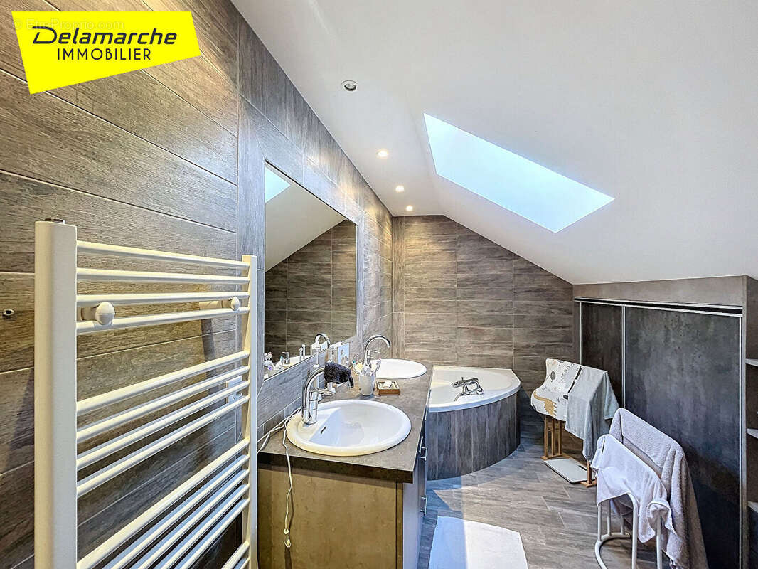 Maison à LA CHAISE-BAUDOUIN