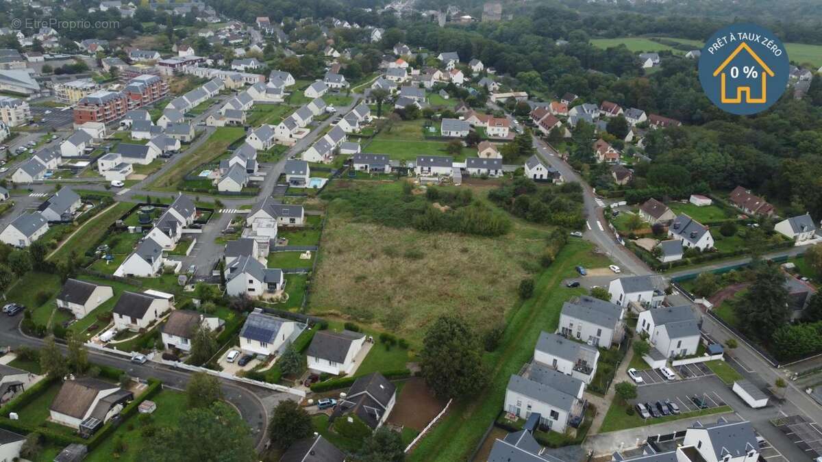 Terrain à MONTBAZON