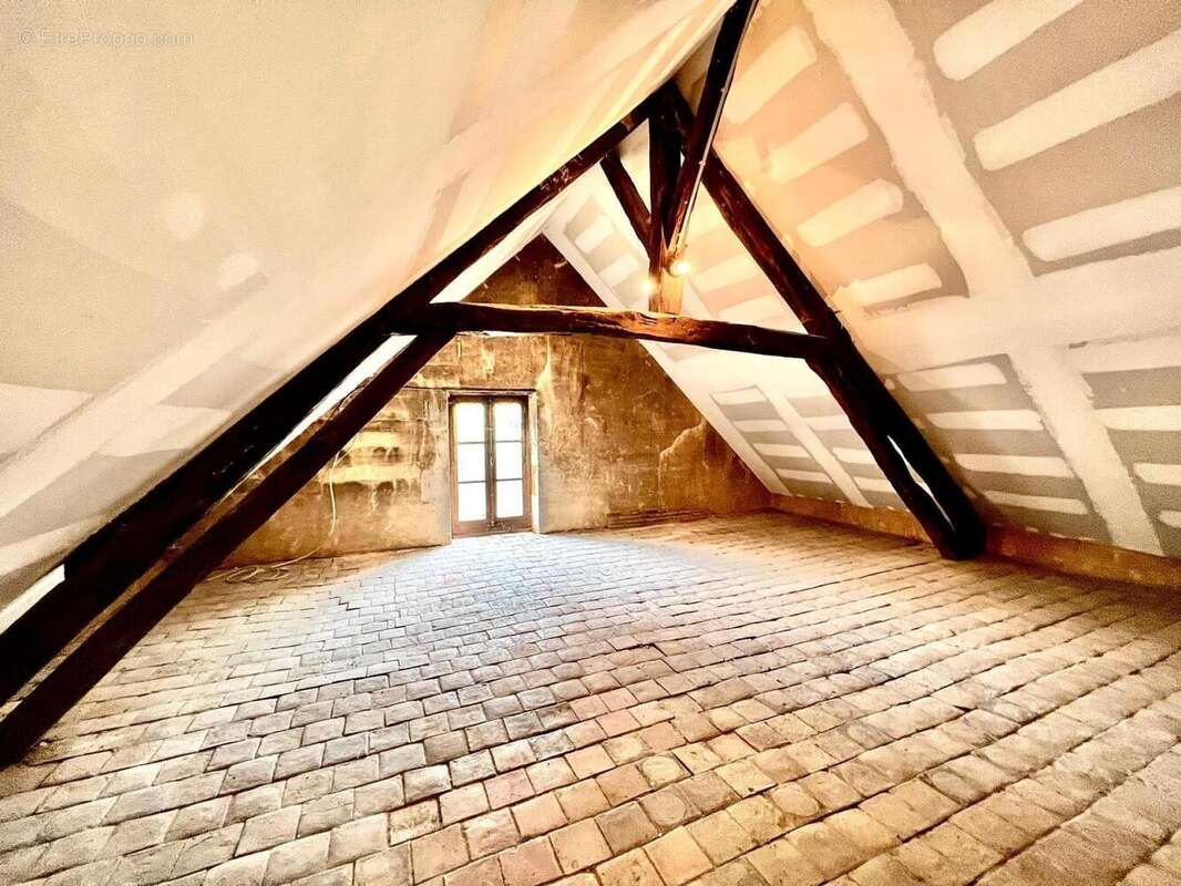 Photo 9 - Appartement à SAINT-AMAND-EN-PUISAYE