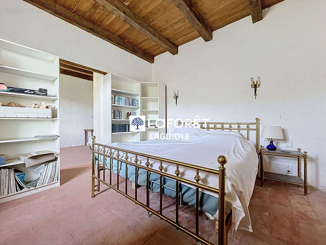 Maison à LACROIX-BARREZ