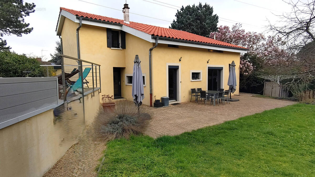 Maison à CHAZAY-D'AZERGUES