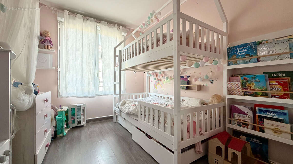 Appartement à CORBEIL-ESSONNES