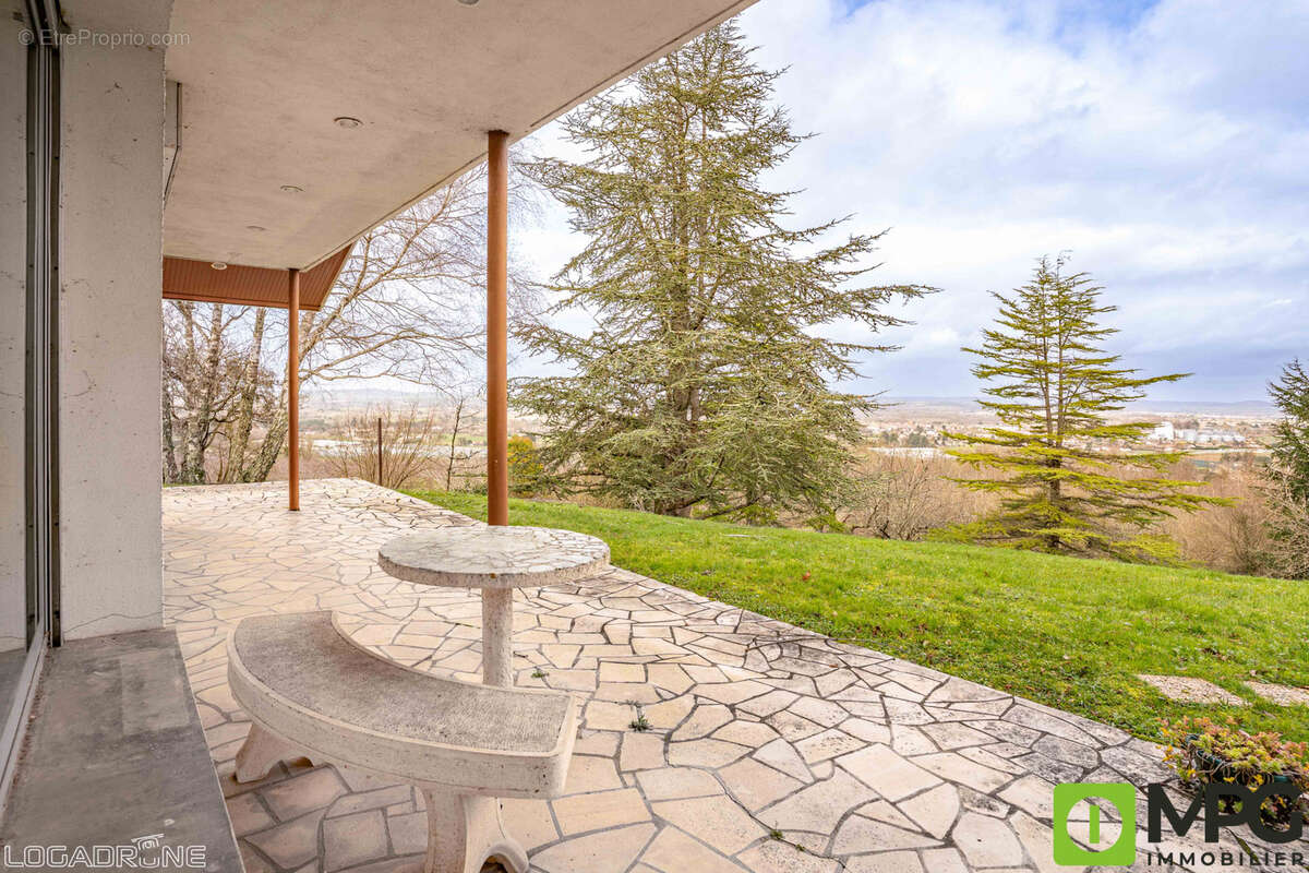 Maison à SAINTE-LIVRADE-SUR-LOT