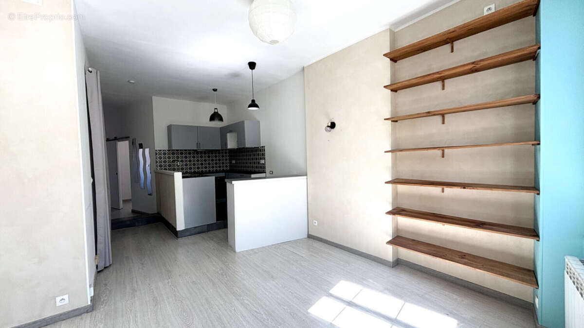 Appartement à MARSEILLE-5E
