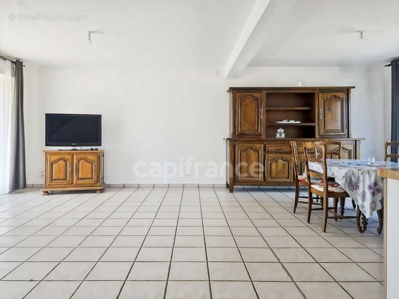 Maison à LOMBRON