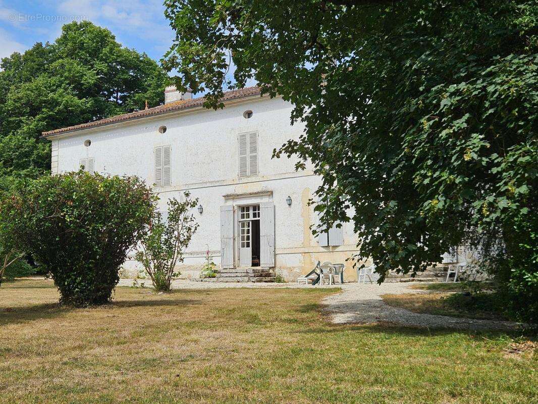 Maison à SURGERES