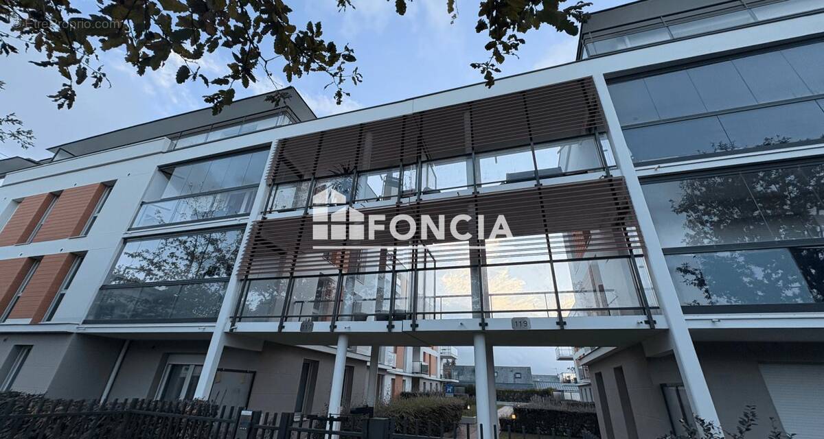 Appartement à AVRILLE