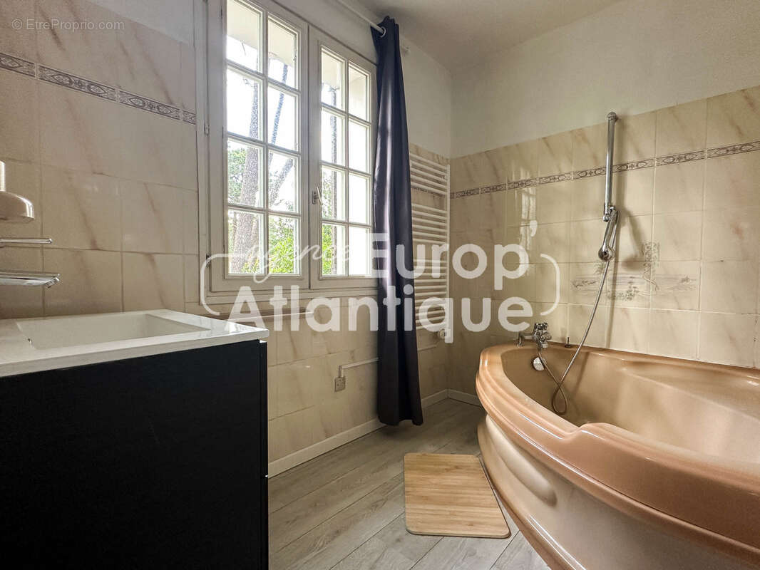 Maison à LES MATHES