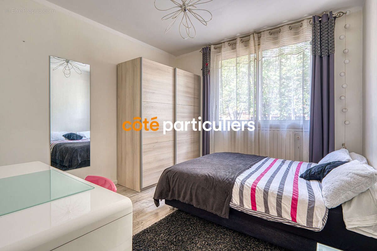 La roche sur yon -- maison 3 chambres --  90 m2  -- grand garage-- sous sol -- limite pentagone*--* - photo 11