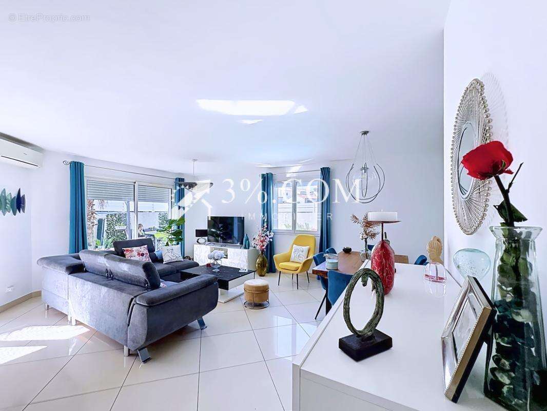 Maison de plain-pied avec piscine, jardin et vue dégagée sur - photo 17