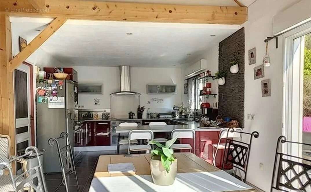 Maison à DORMELLES
