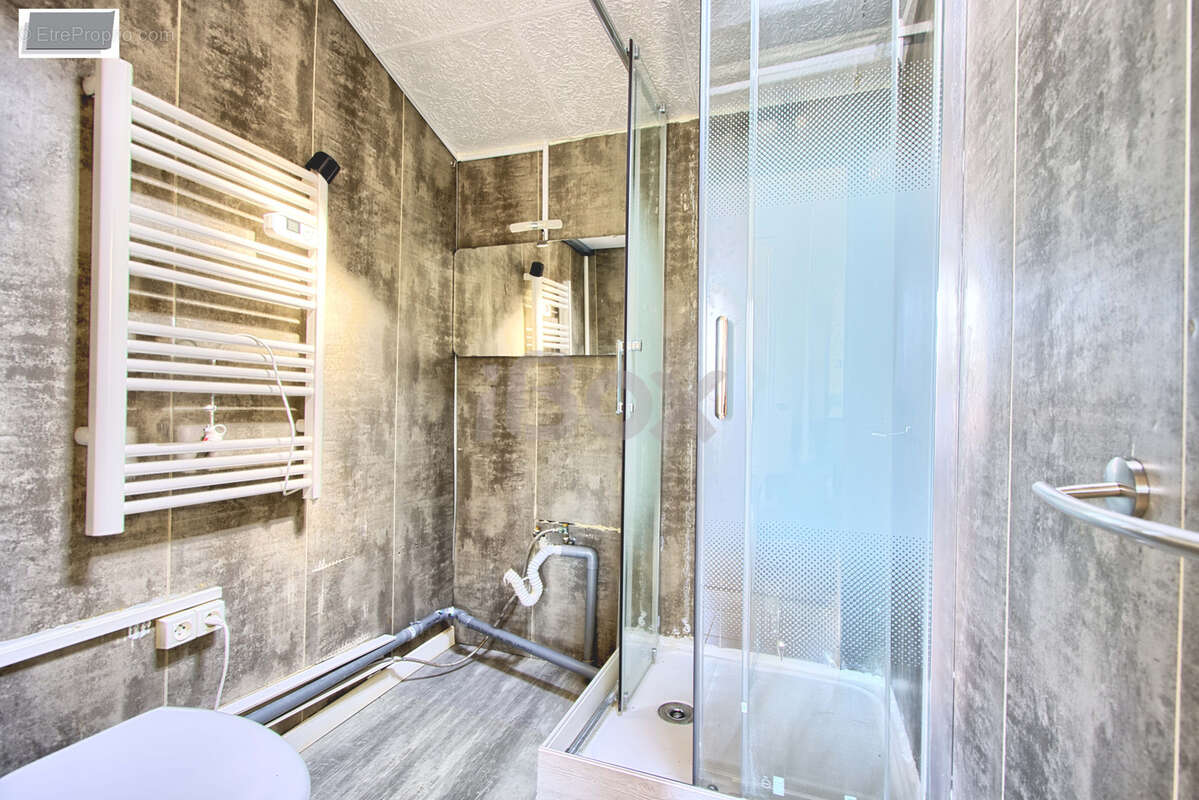 Toulon - claret /  valbourdin - studio de 31 m2 en dernier etage - photo 8