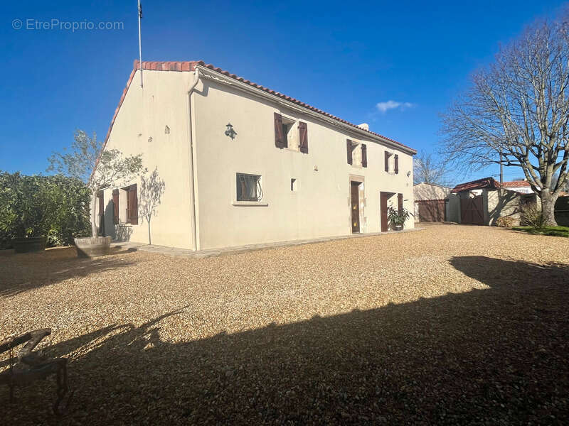 Maison à NALLIERS