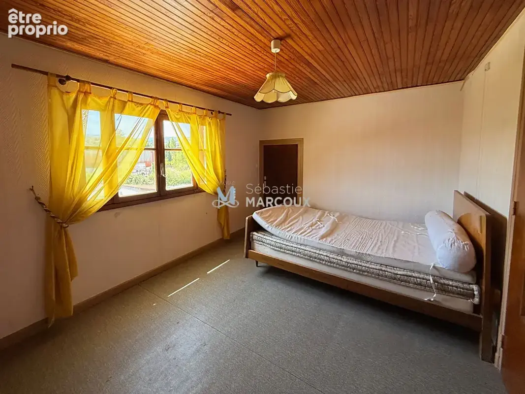 Montbrison (Moingt) Villa  F5  (96.55 m2 hab) + sous sol + combles aménagés, avec beau potentiel - photo 11