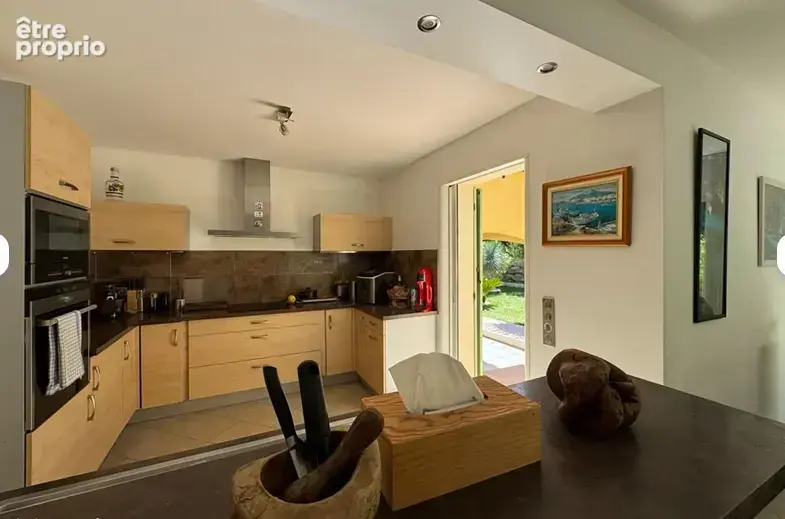 Maison familiale 7 pièces avec piscine   Saint-Cyr-sur-Mer Village - photo 6