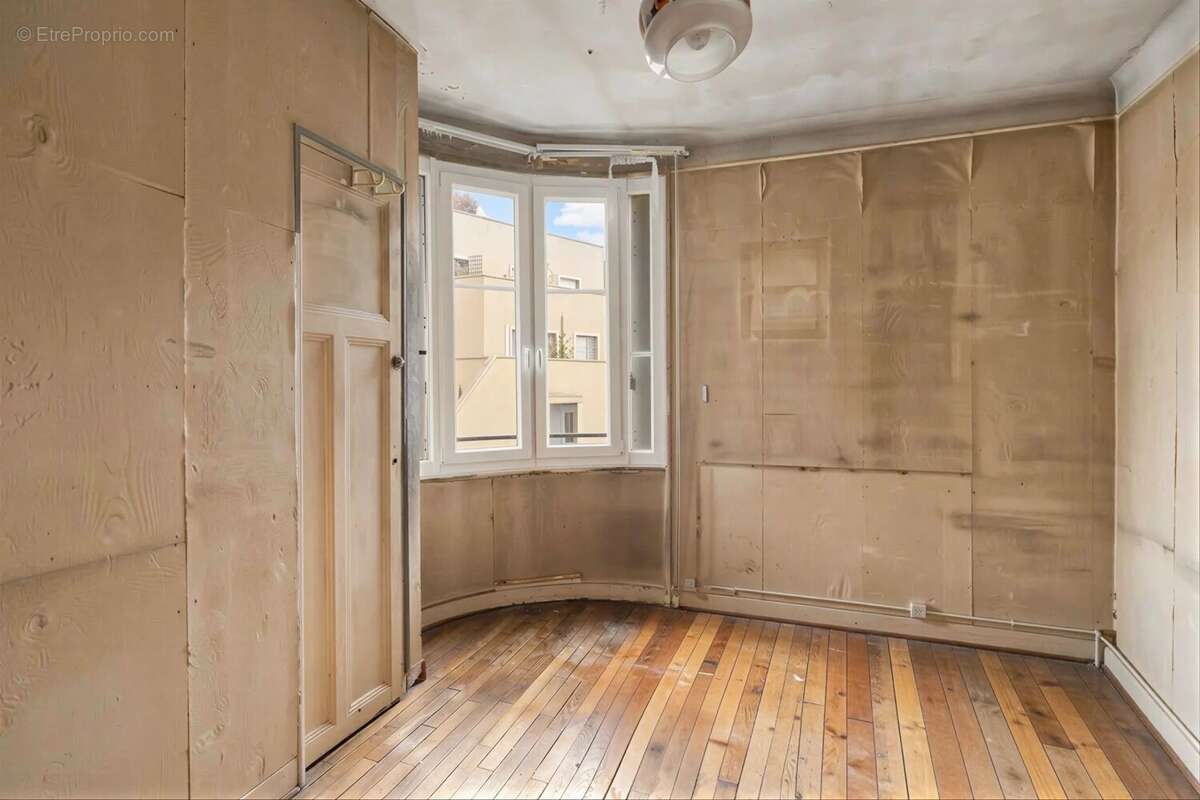 Appartement à PARIS-14E