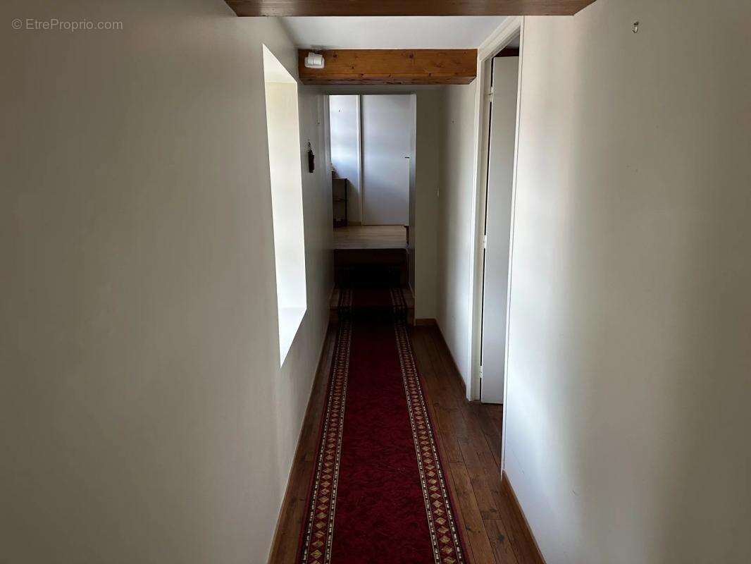 Maison à SAINT-CHRISTOPHE-VALLON