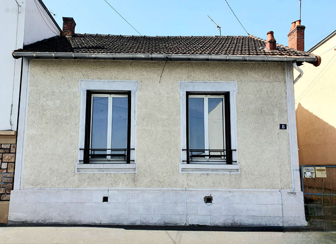 Maison à MONTLUCON