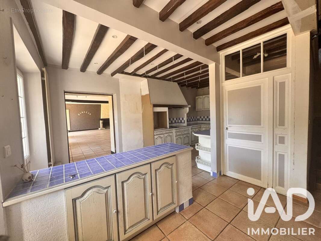 Maison 224 m² à La Grande-Paroisse  - photo 2