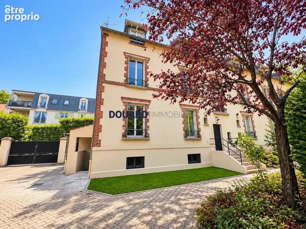 Appartement à HOUILLES