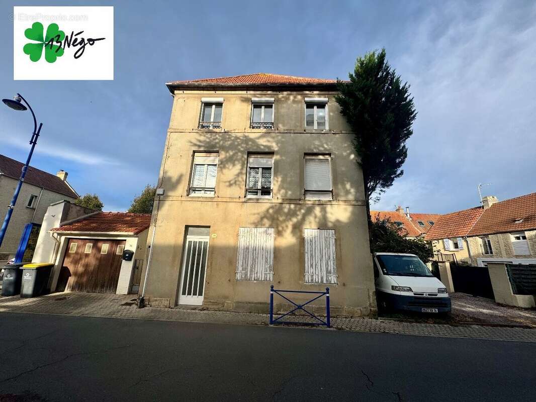 Appartement à COLLEVILLE-MONTGOMERY