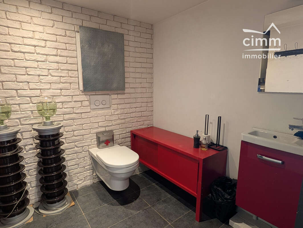 Commerce 32 m² à Fontaine  - photo 6