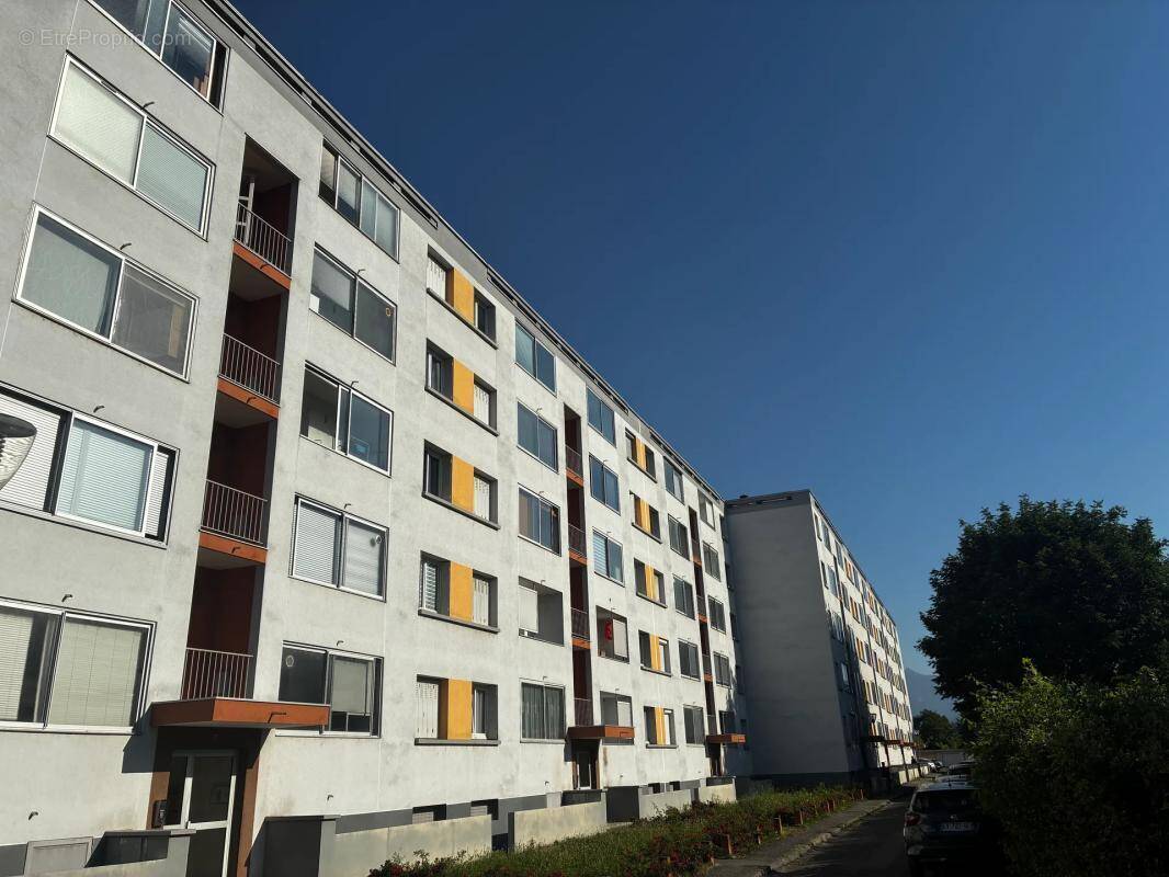 Appartement à LE PONT-DE-CLAIX