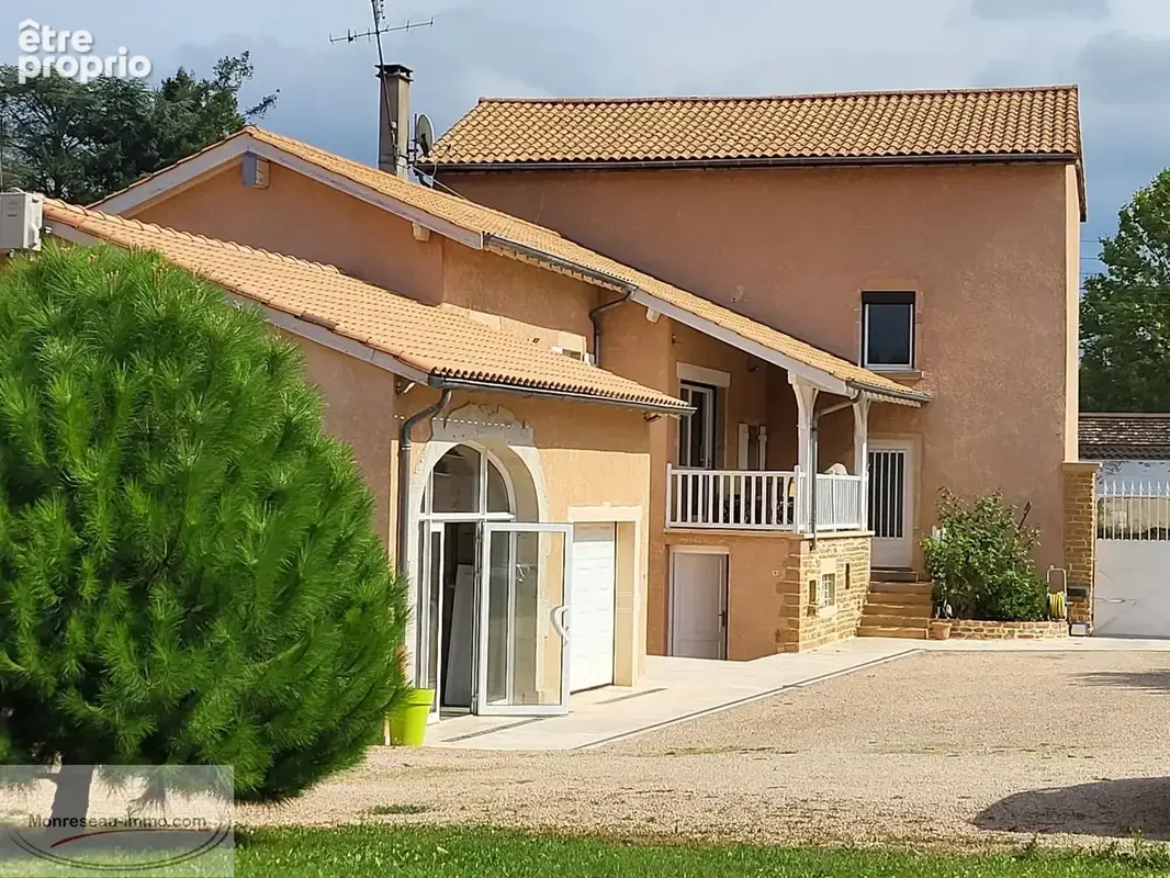 Propriete familiale avec caveau de 60m² ! - photo 18
