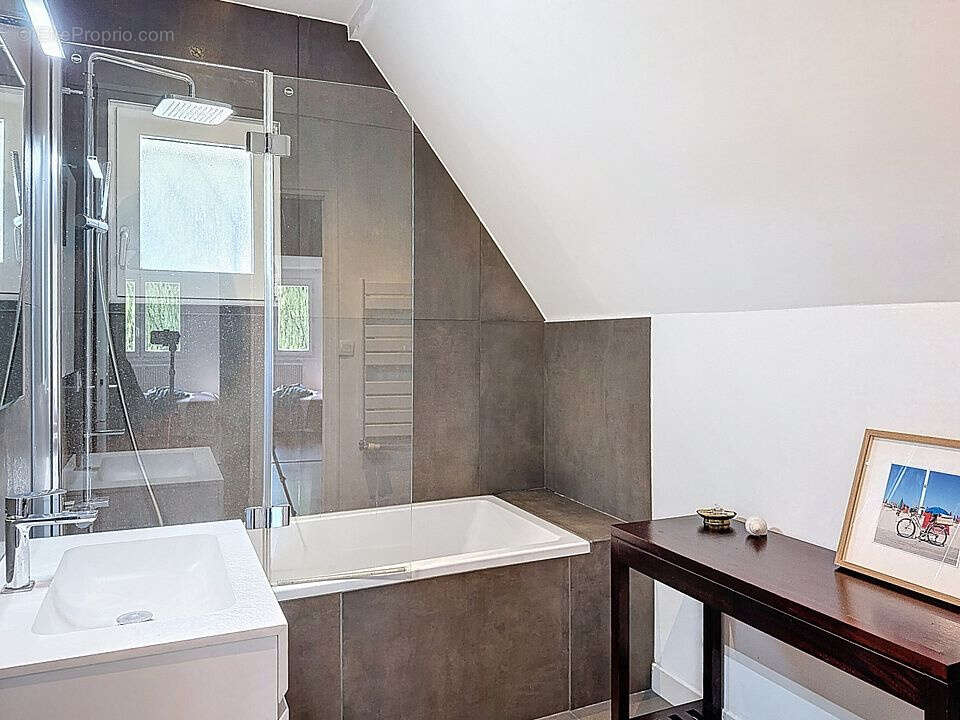 Maison à RILLIEUX-LA-PAPE