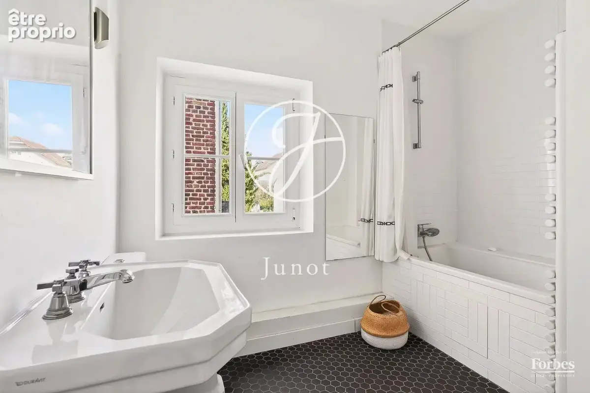 Le Vésinet - CENTRE - Maison - 6 chambres - 150m² - Dépendance - Terrain 563m² - photo 17
