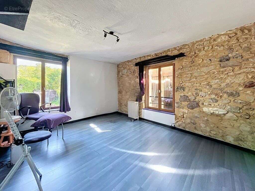 Appartement à LARZAC