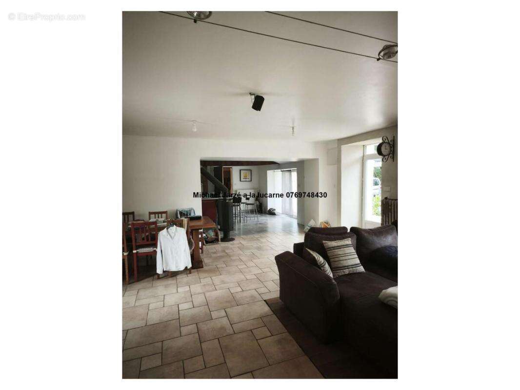 Maison à COURLAY