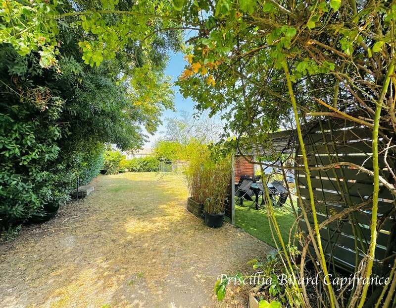 Maison de village de 141 m² avec dépendance et jardin. Beau potentiel - photo 12
